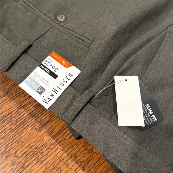 Van Heusen Men’s Pant’s - Size 36x32 Color Taupe - Picture 3 of 4